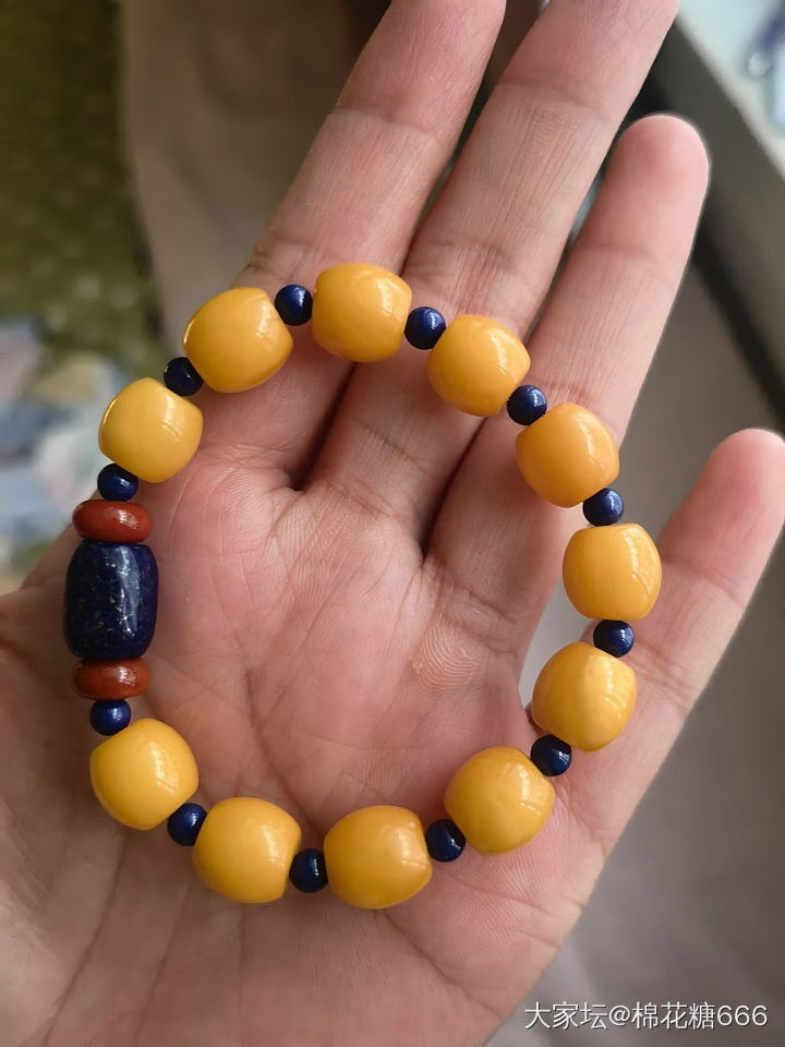 咨询 已经氧化了7-8年的这样的蜜蜡将来还会继续走色吗？会走成啥样颜色呢_珠串蜜蜡