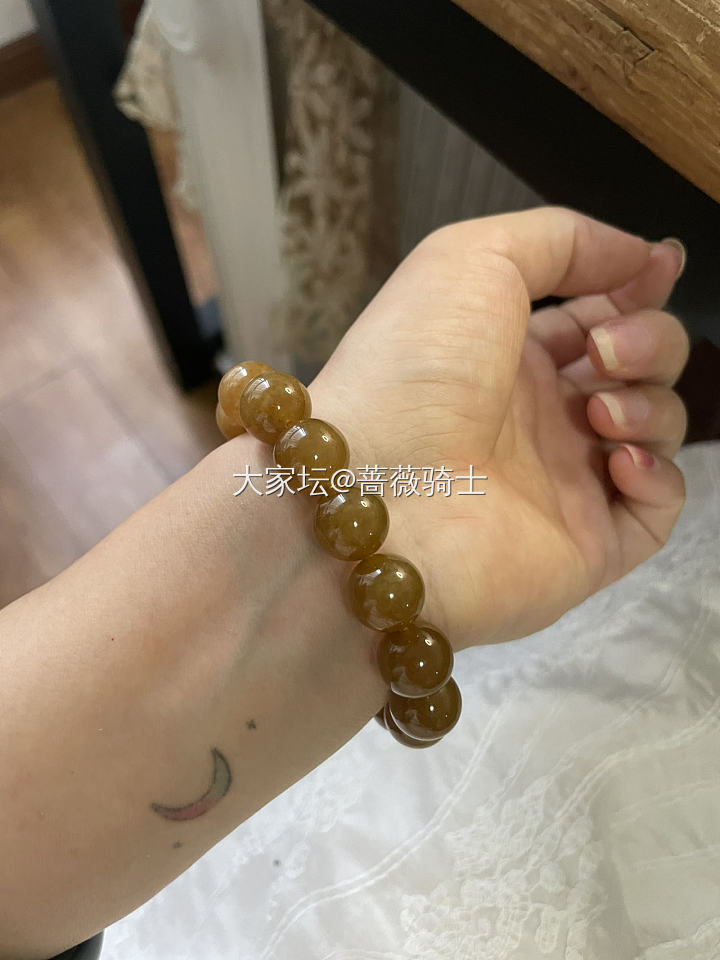故宫配色之黄加绿搭配且末糖_玉石和田玉
