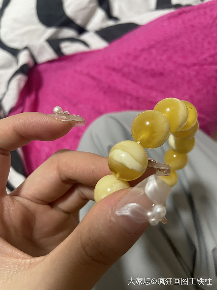补胶在蜜蜡里很常见了么_琥珀蜜蜡