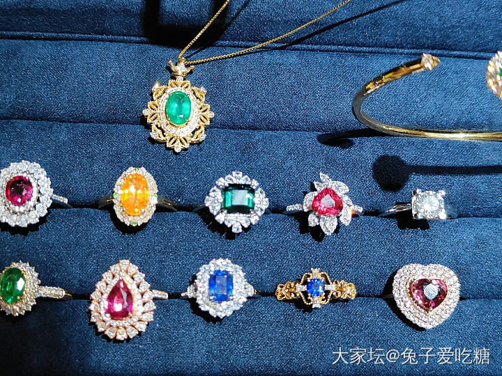 迷失在五彩炫光里_彩色宝石翡翠钻石名贵宝石