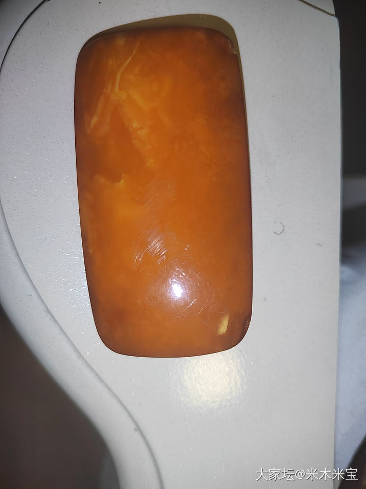 咨询 已经氧化了7-8年的这样的蜜蜡将来还会继续走色吗？会走成啥样颜色呢_珠串蜜蜡
