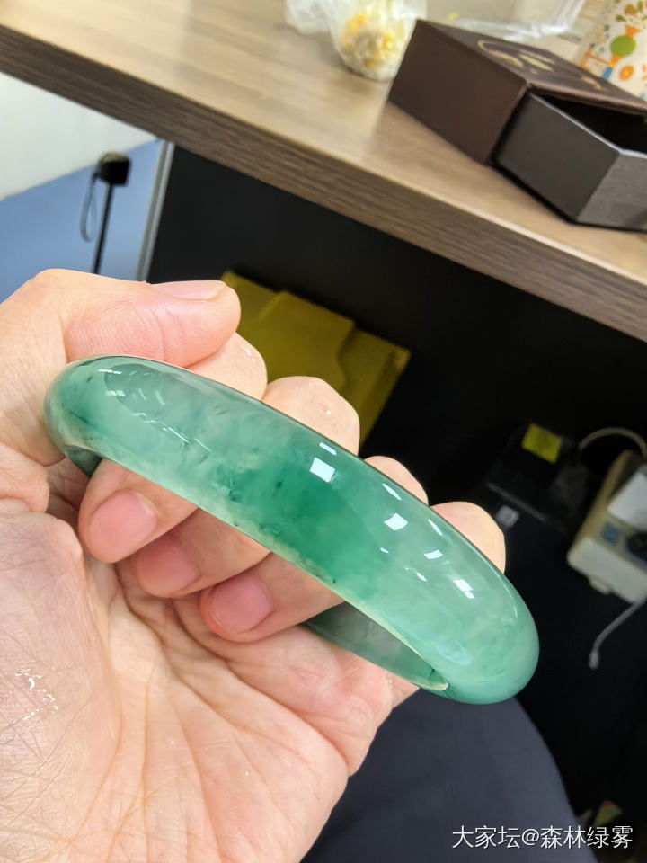 独龙玉_手镯玉石