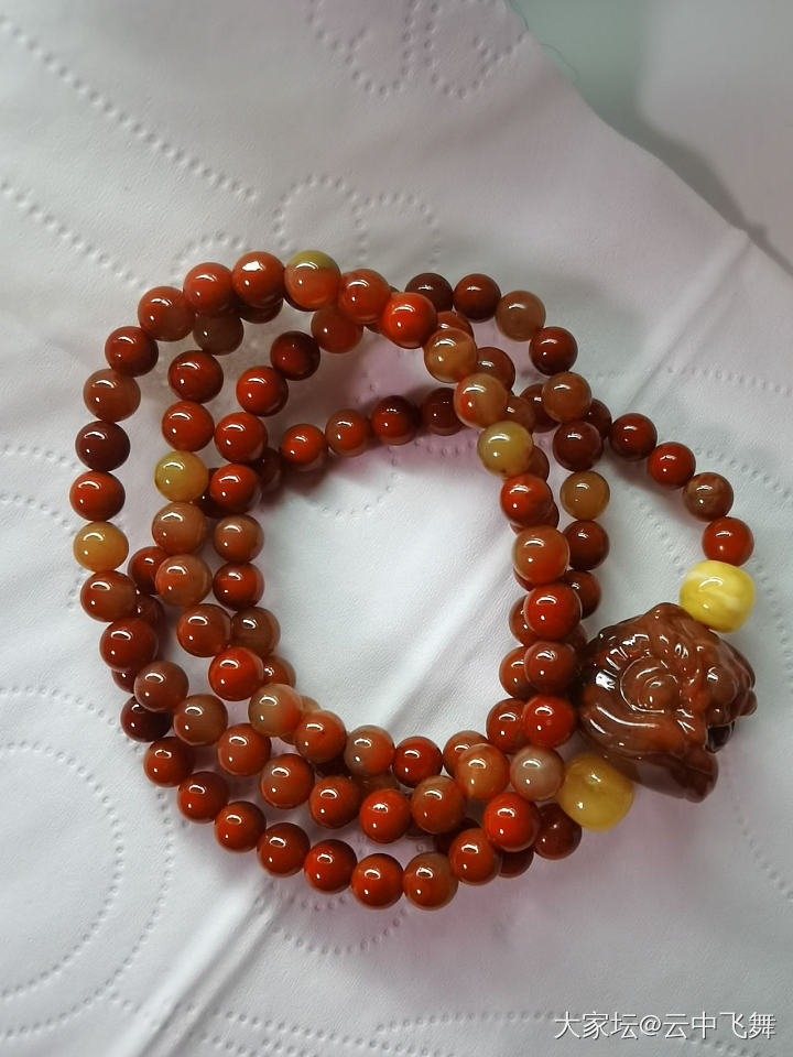 南红真的不同光线颜色不同啊_珠串南红玉髓玛瑙