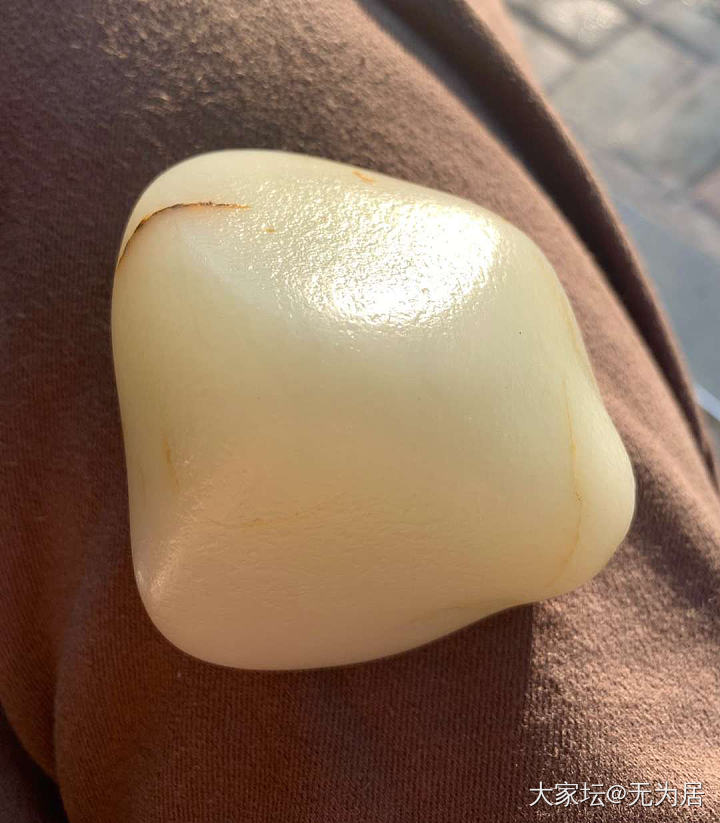 大伙给掌掌眼这个是不是属于开门水返沙 ～_和田玉