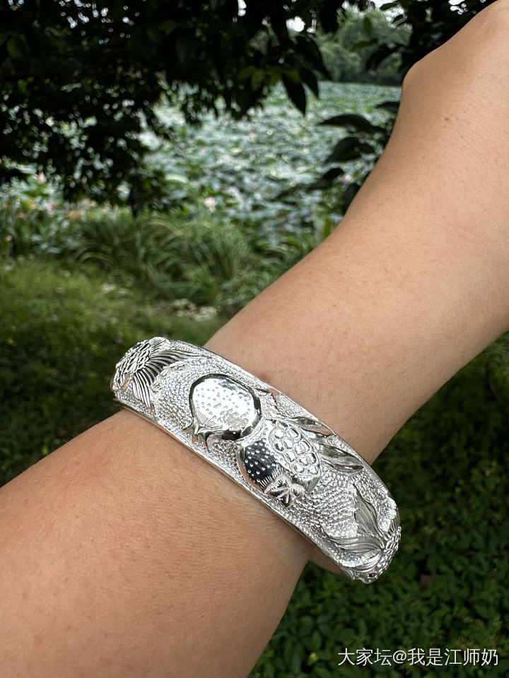 今天好凉快啊，现在阴天，25°C！_金银