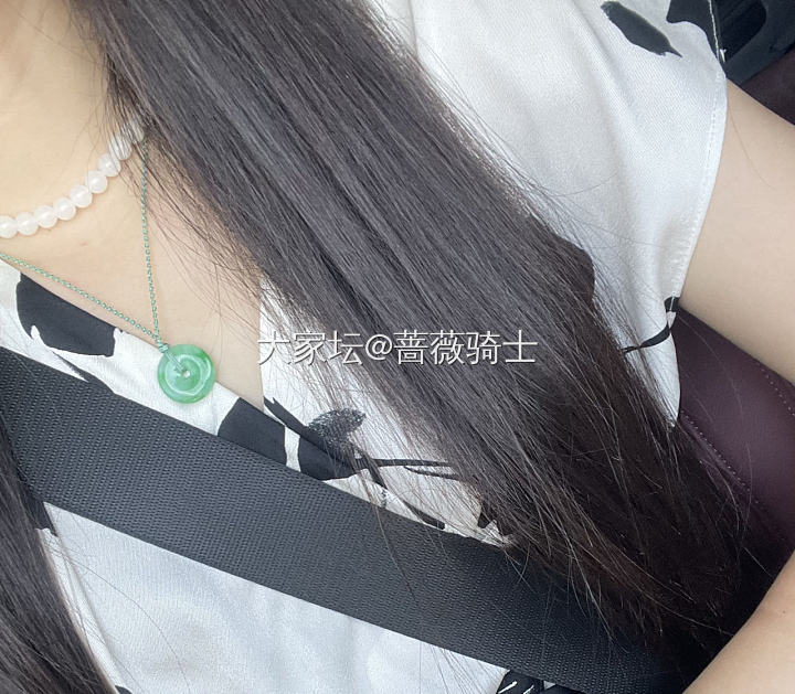 白玉手串&翡翠绿平安扣_翡翠和田玉
