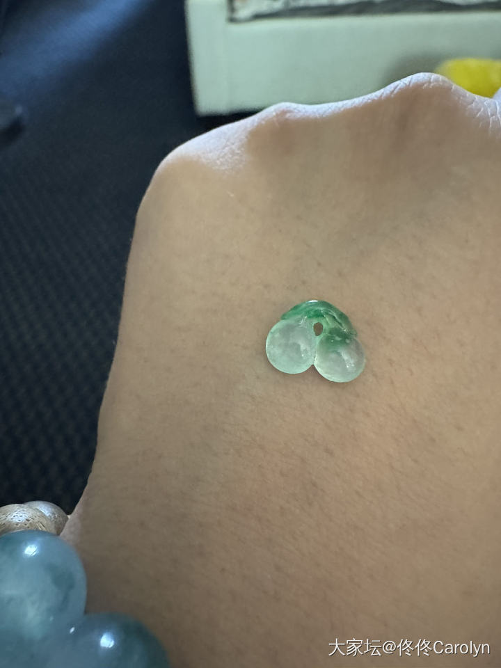 今天去翠友家欣赏了她多年收藏的美物，发个帖子共赏下_翡翠