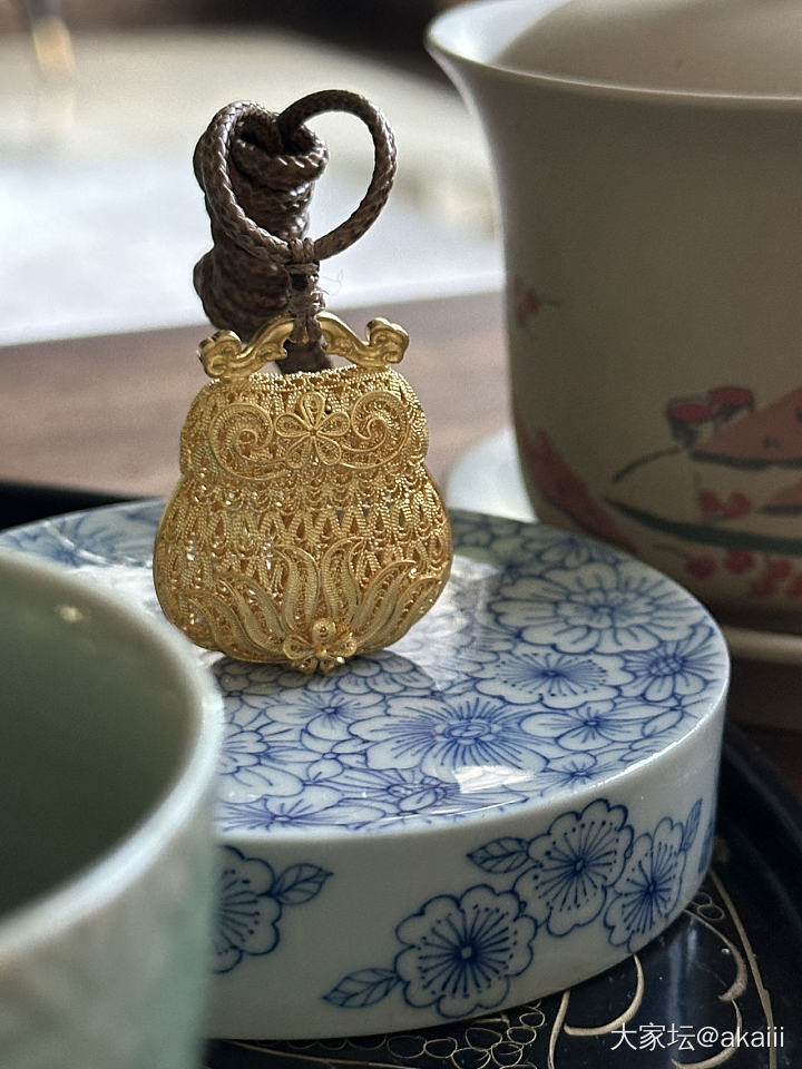 好久没来坛子了_彩色宝石金