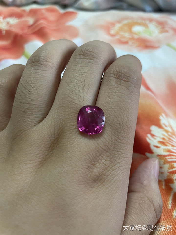 帮我看看这颗能到卢比来fuchsia rose_碧玺