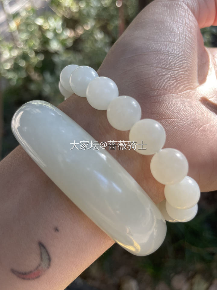 纪念一下我的大白吧_手镯和田玉