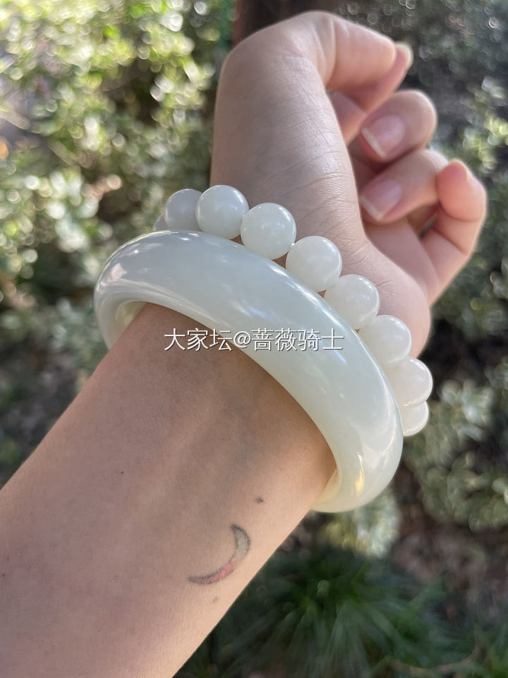 纪念一下我的大白吧_手镯和田玉