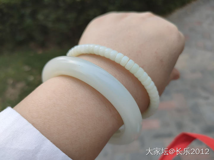 且末小极限弧，镯子的好搭档_珠串和田玉
