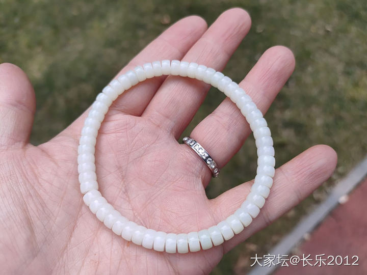且末小极限弧，镯子的好搭档_珠串和田玉