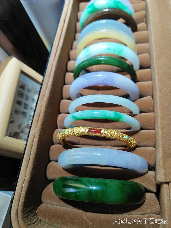新手镯盒收到了晒一晒_金和田玉翡翠