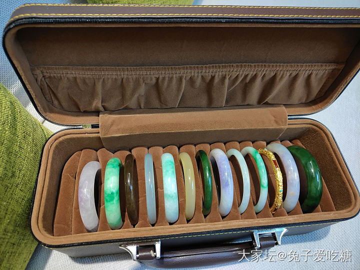 新手镯盒收到了晒一晒_金和田玉翡翠