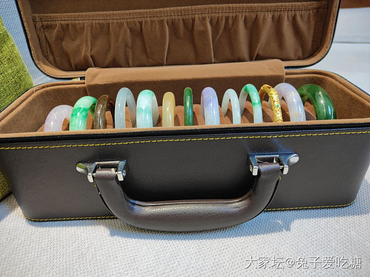 新手镯盒收到了晒一晒_金和田玉翡翠