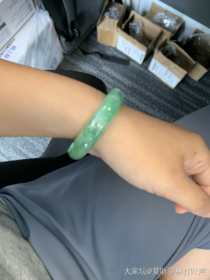 这也是17年买的，也属于“买东西真的完全没技巧，全靠买的早”系列！_手镯翡翠
