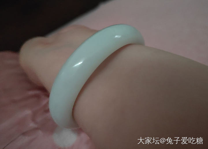 新欢羊脂白镯子到手啦_和田玉