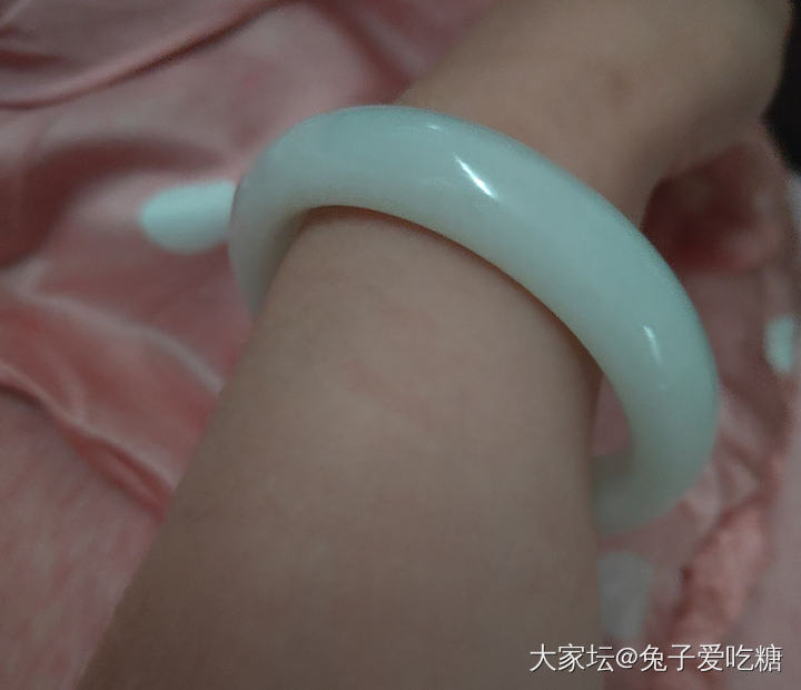 新欢羊脂白镯子到手啦_和田玉