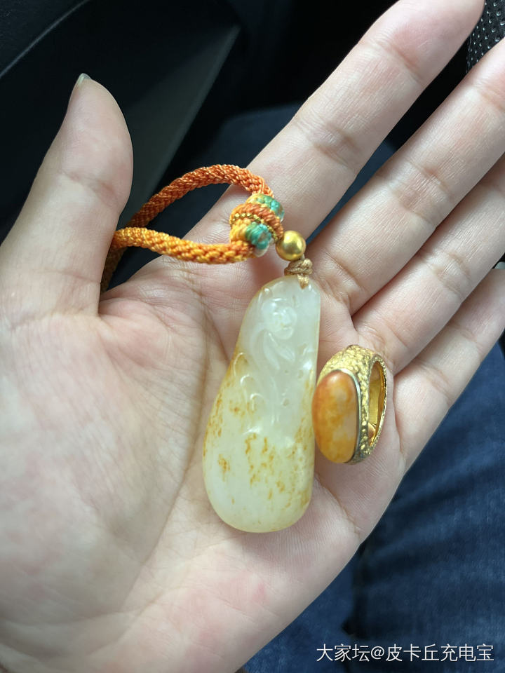 今天戴黄的_和田玉
