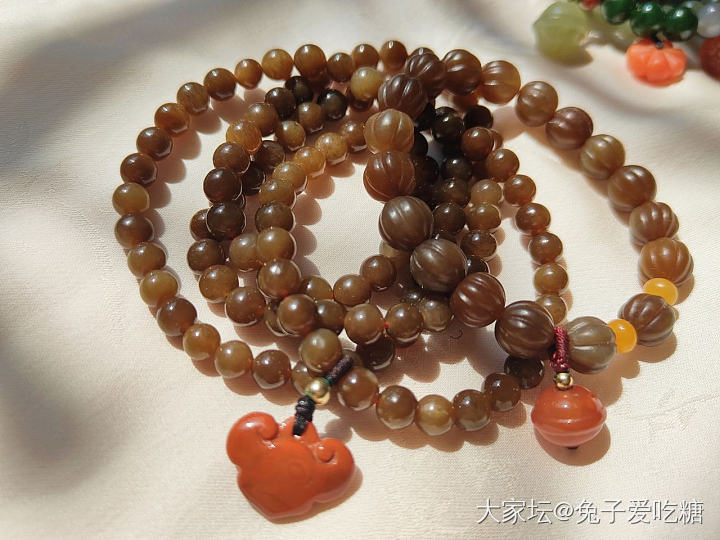 阳光真好晒晒旧爱吧_珠串和田玉