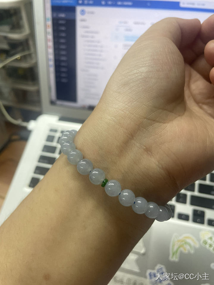 翡翠挑肤色_翡翠