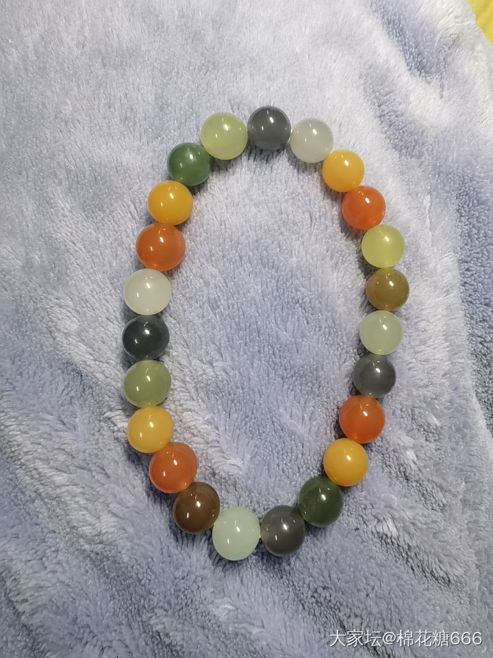 阳光真好晒晒旧爱吧_珠串和田玉