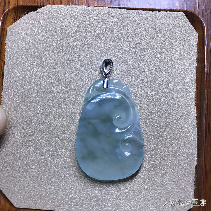 请大家推荐一下翡翠挂件的商家_挂件翡翠