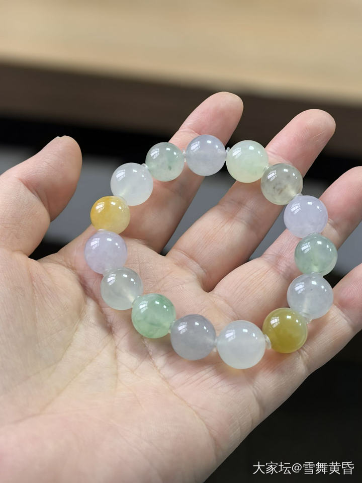 问一下翡翠珠子的行情_翡翠