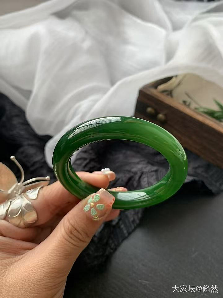各位刘亦菲们，帮看一下这支镯子_手镯和田玉