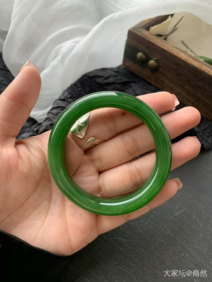 各位刘亦菲们，帮看一下这支镯子_手镯和田玉