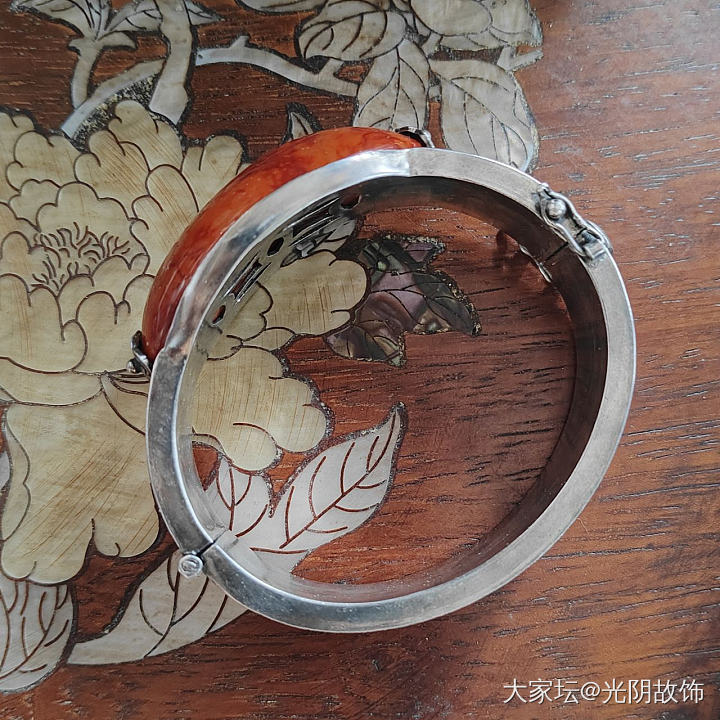 中国风南红镶银按扣打开手镯，新做。_首饰