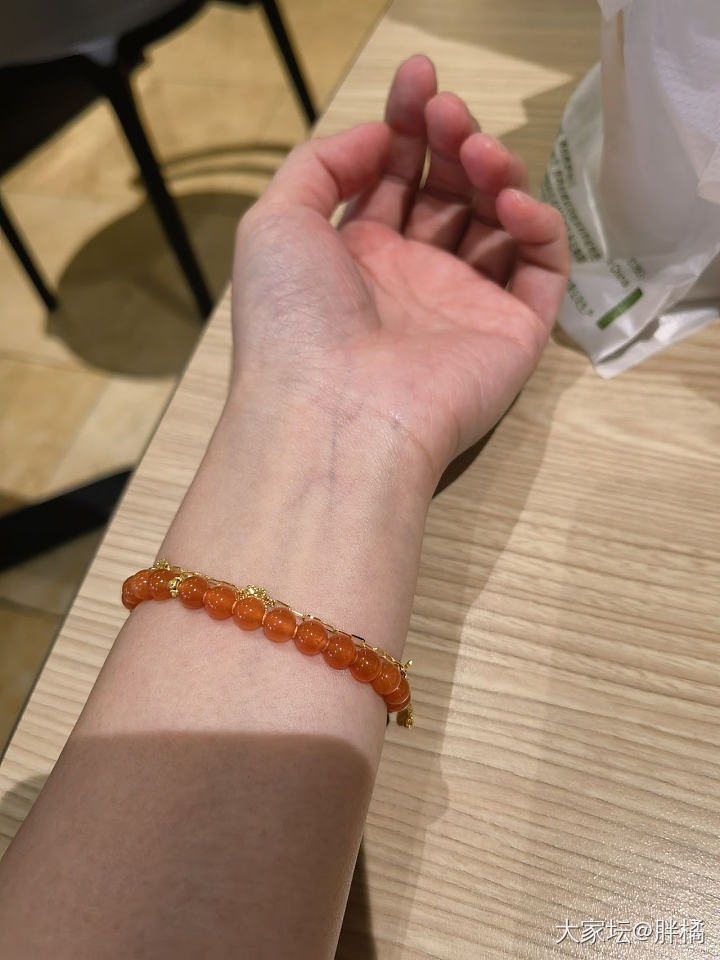 南红南红，给点阳光就灿烂的南红_珠串南红