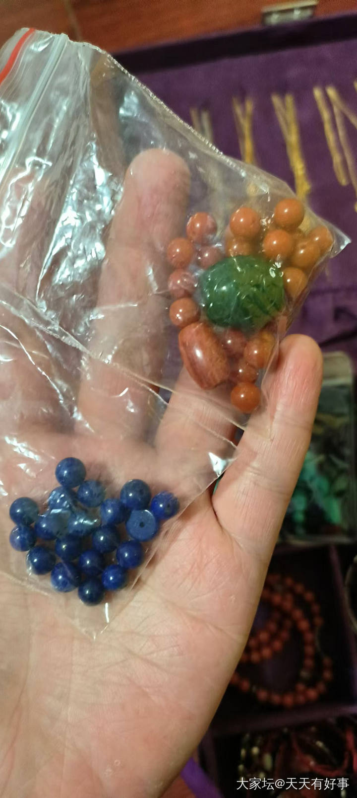 大家都有大花臂吧？混坛子哪有没交过学费的_珠串玉石
