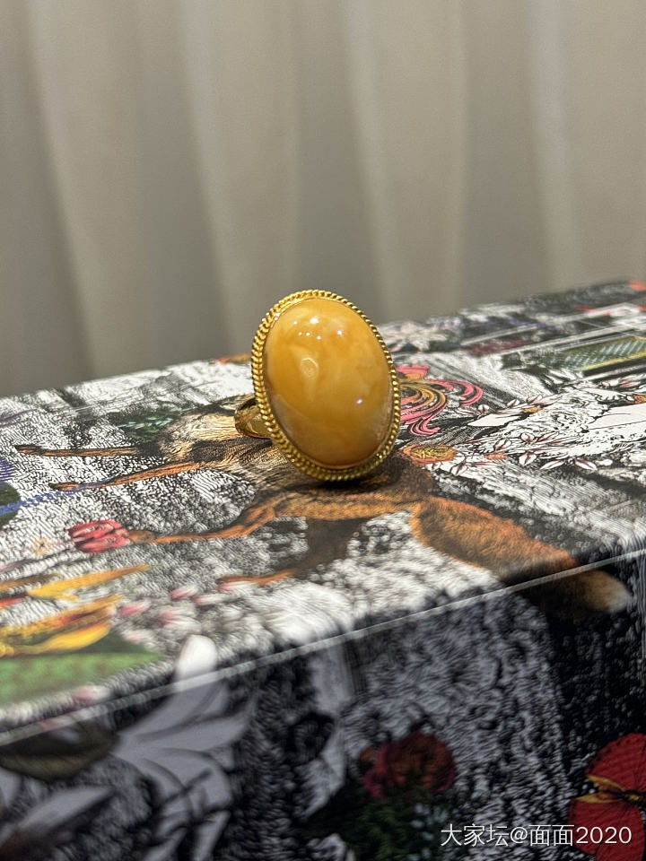 蜜蜡戒指氧化了十几年后..._戒指琥珀蜜蜡