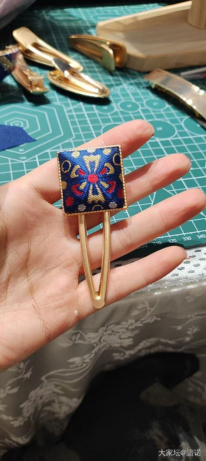 自己做的100桑蚕丝宋锦发夹～