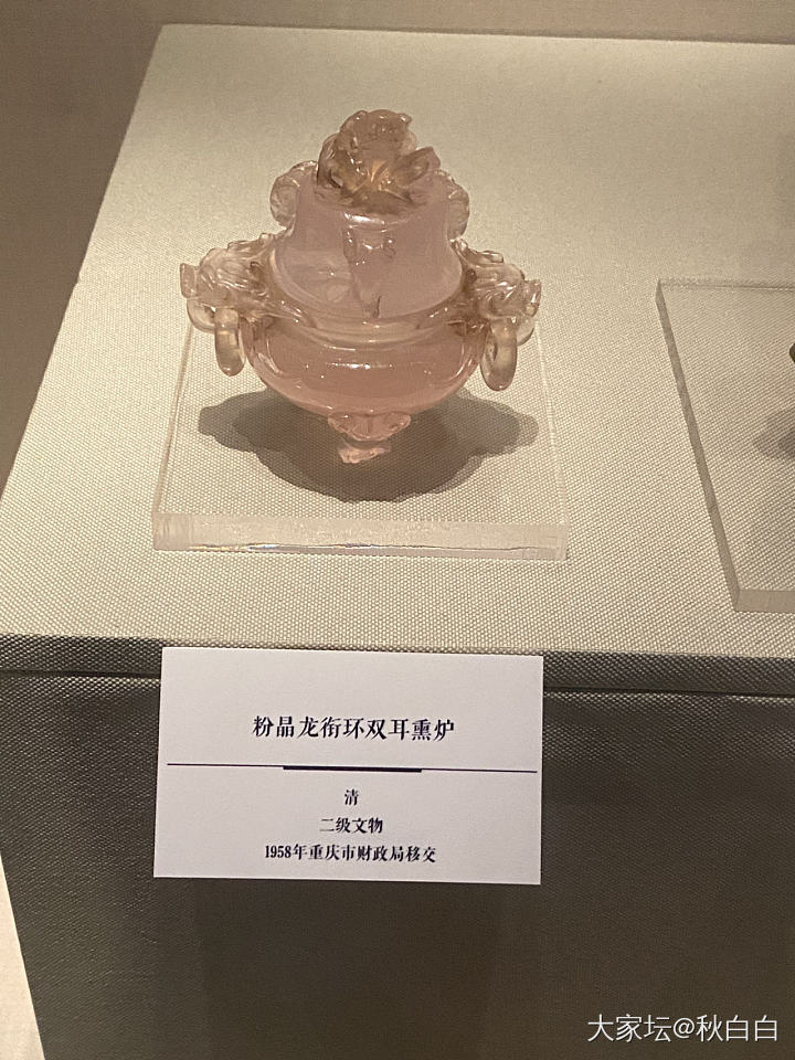 南博真好看!
可惜小粉炉出门巡展了，但我买了个周边哈哈哈回来自己拍也挺好看的!
..._博物馆金