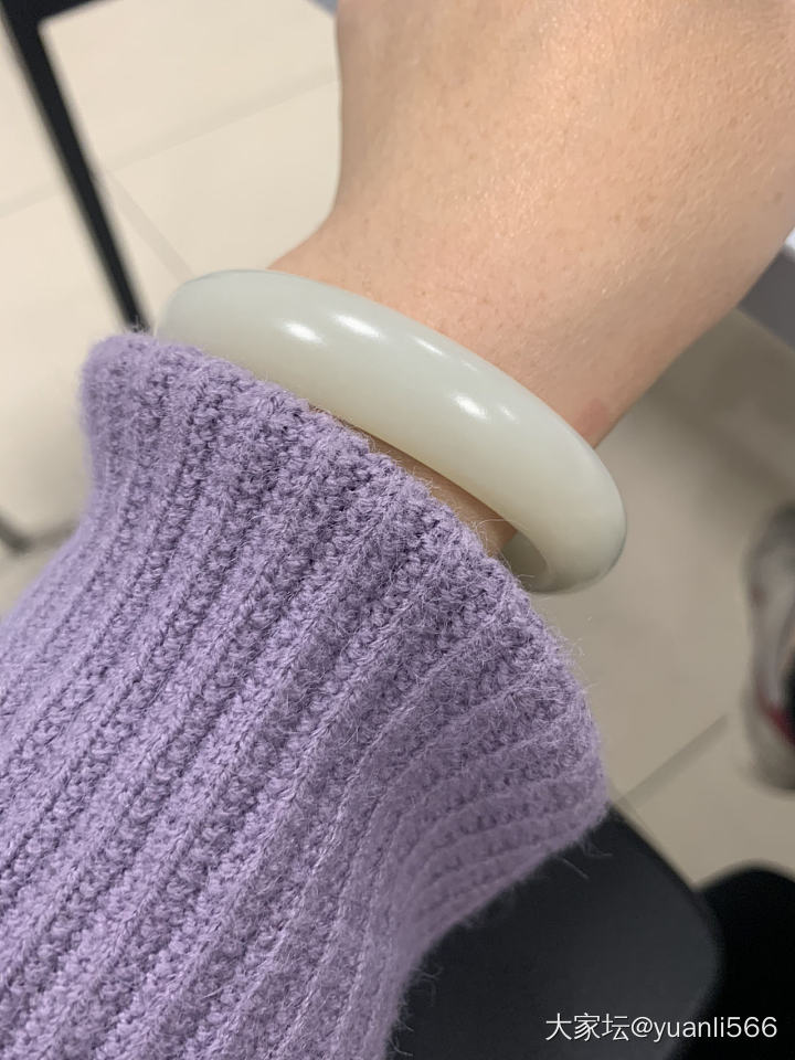 紫配白，我挺喜欢
再晒晒我的白底青_手镯和田玉
