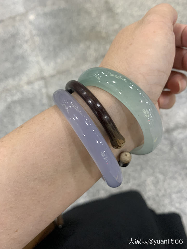 紫配白，我挺喜欢
再晒晒我的白底青_手镯和田玉