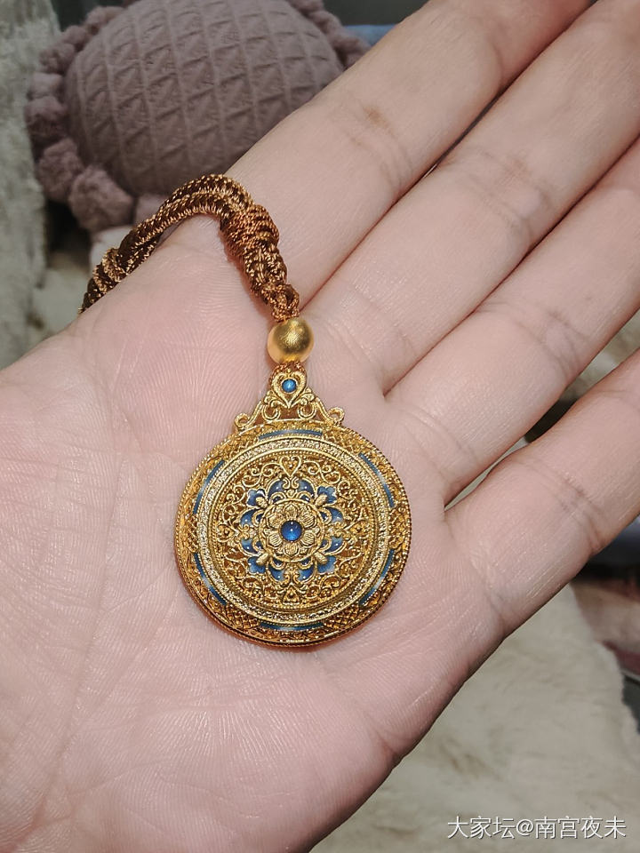 【青花罗盘大号返图】等了好久的工期，很精致超出预期~~~今天穿的睡衣没有上身，不..._福利社金