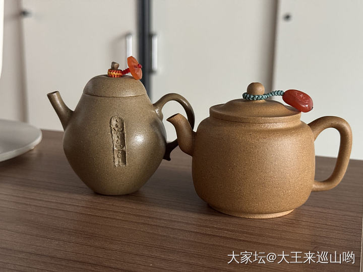 小茶壶啊，穿花衣。_和田玉
