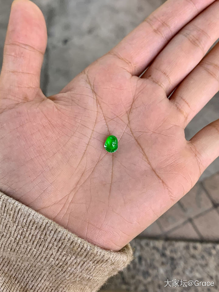 快祝贺我终于拥有一颗艳阳绿蛋噜～_翡翠