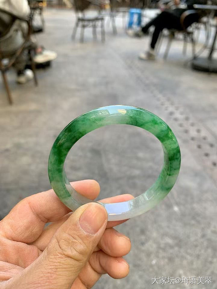 冬日暖阳，初来秀秀我家的翠镯_翡翠