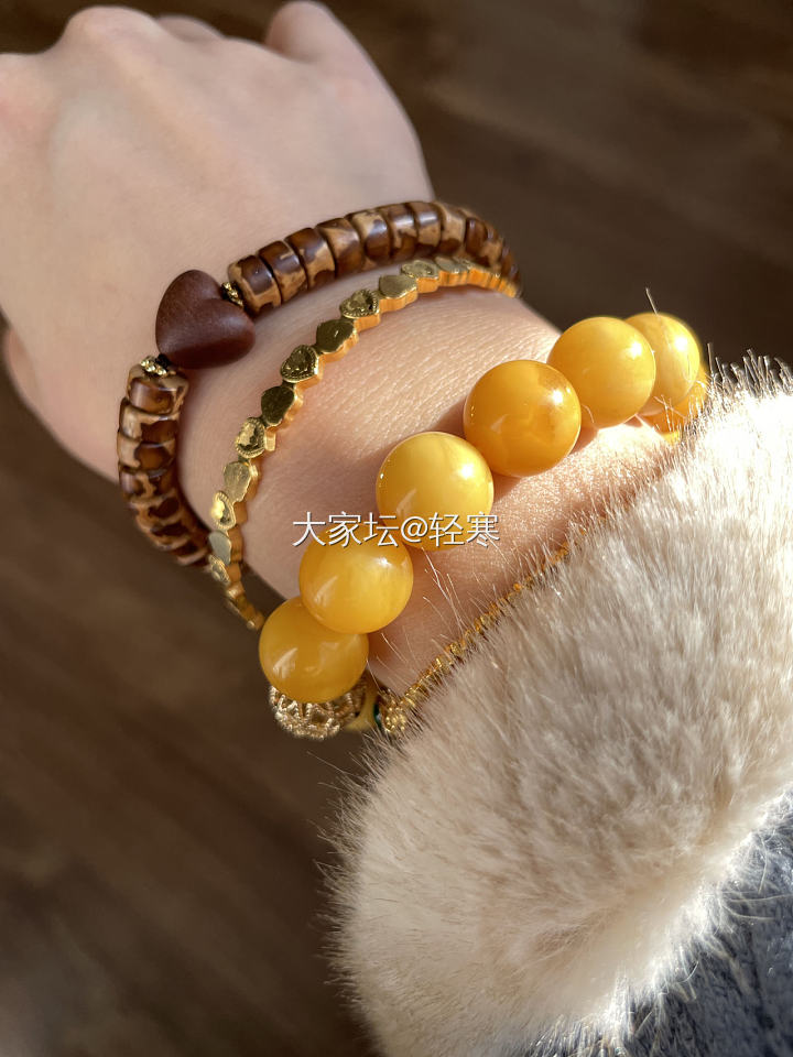 蜜蜡碧玉南红绿松翡翠金金配紫金鼠_文玩翡翠金