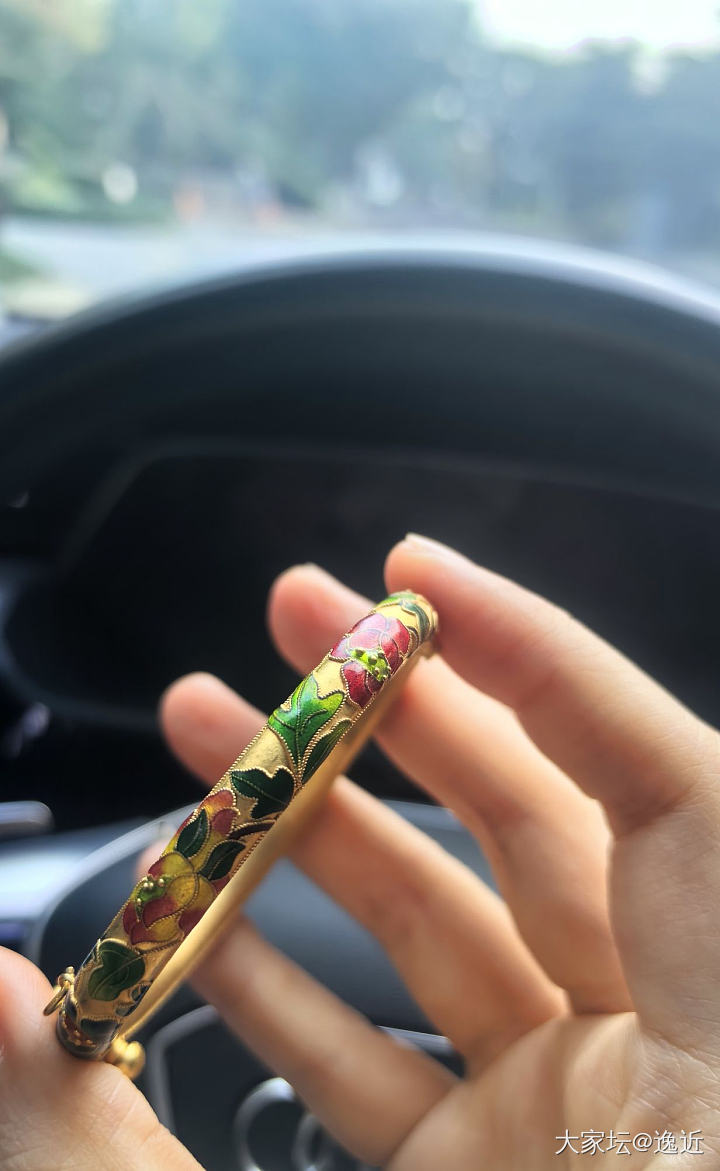 心心念念一年多的镯子，终于搞回来了，执念太深😭_手镯戒指金
