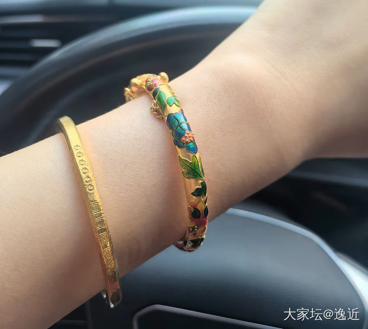 心心念念一年多的镯子，终于搞回来了，执念太深😭_手镯戒指金