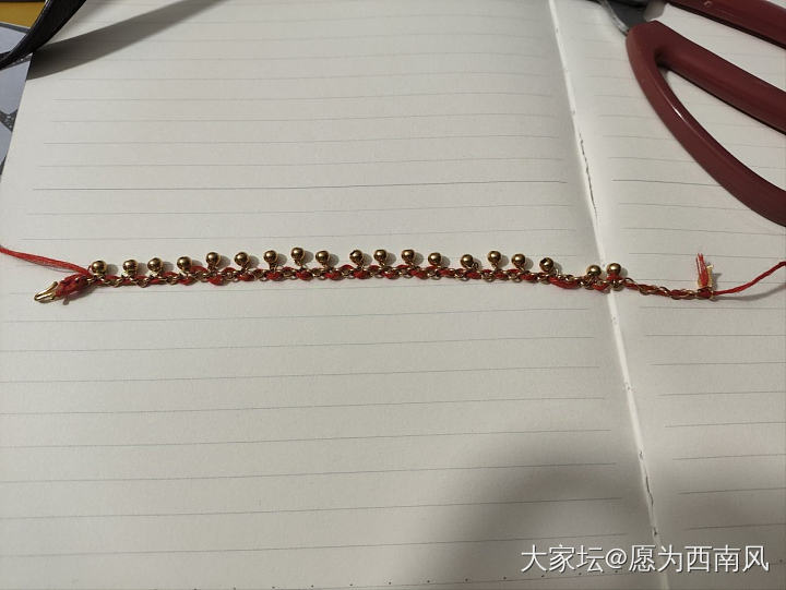手残党自己串了个小红绳，凑合一下😂_手工diy金