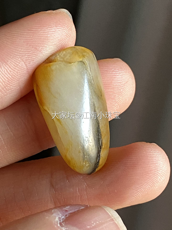 它好像一个小鲨鱼_和田玉