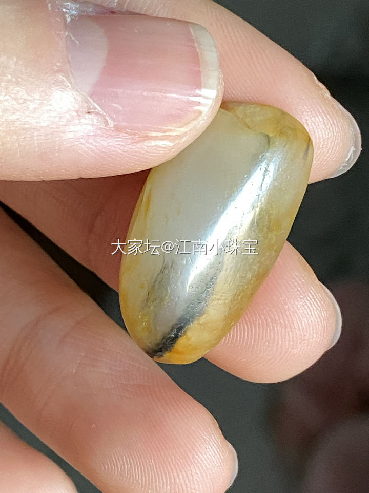 它好像一个小鲨鱼_和田玉