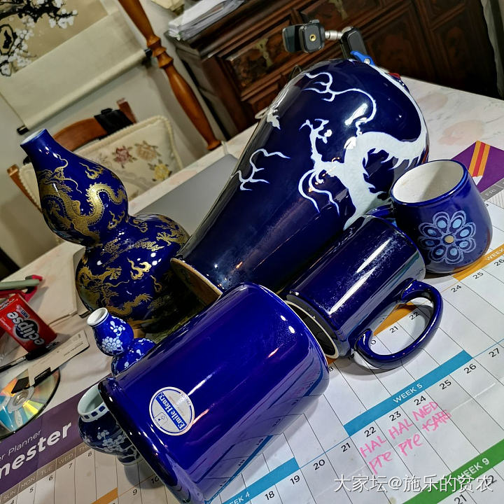 现代篮釉瓷器与元代霁蓝釉白龙纹梅瓶色泽比对_收藏